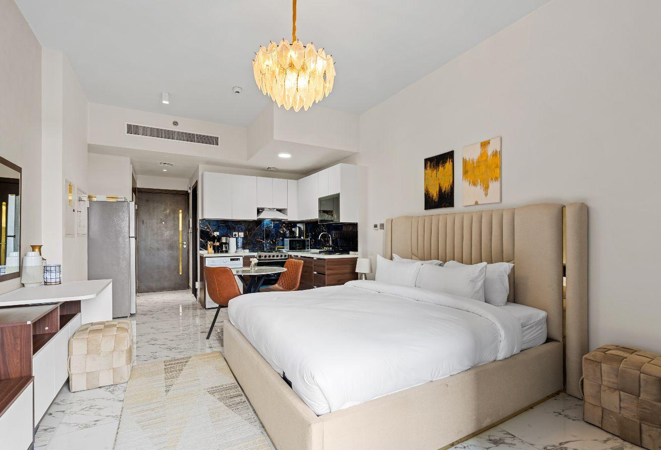 Poolside Studio | Balcony | King Bed | 50% photo 6
