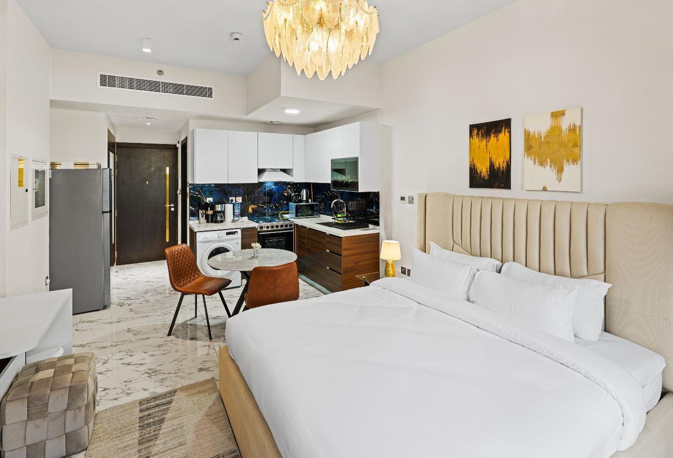 Poolside Studio | Balcony | King Bed | 50% photo 8