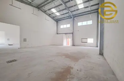 Warehouse - Studio - 3 Bathrooms for rent in Jebel Ali Industrial 1 - Jebel Ali Industrial - Jebel Ali - Dubai