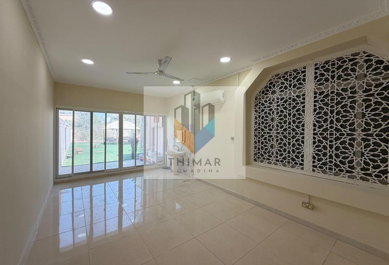 Huge Plot | Semi Furnished | Vacant Now photo 16