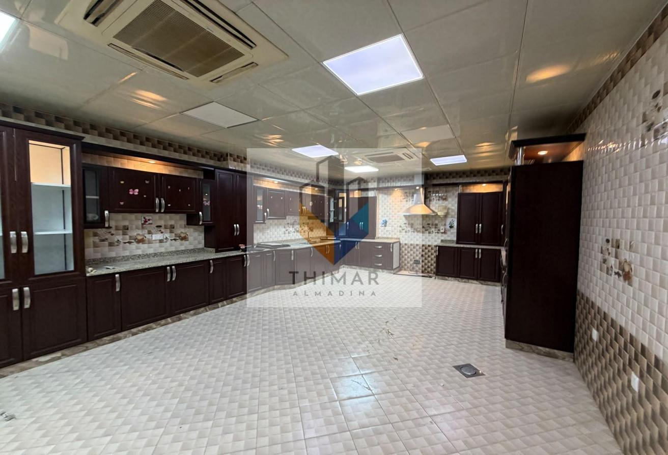 Huge Plot | Semi Furnished | Vacant Now photo 3