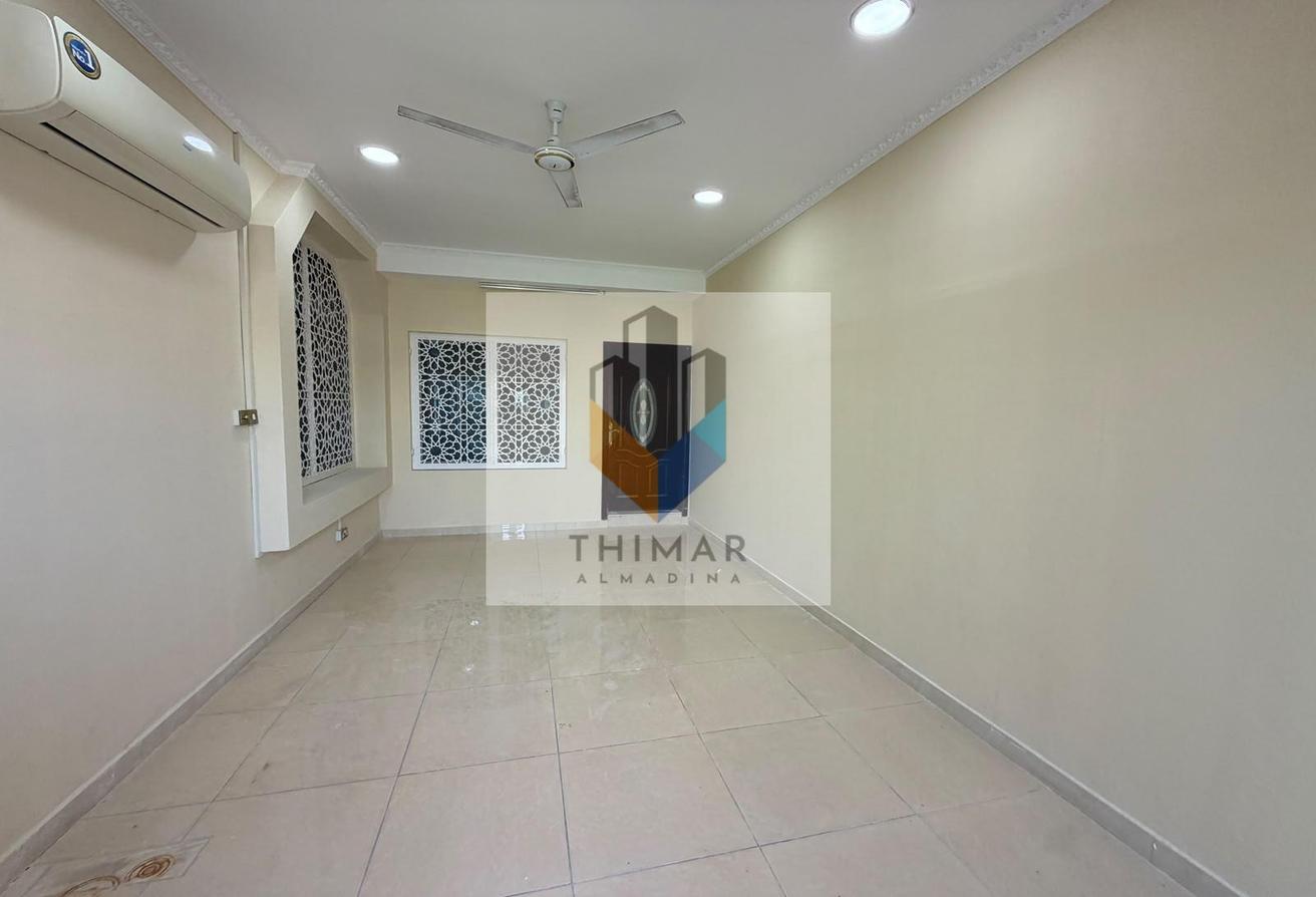 Huge Plot | Semi Furnished | Vacant Now photo 4