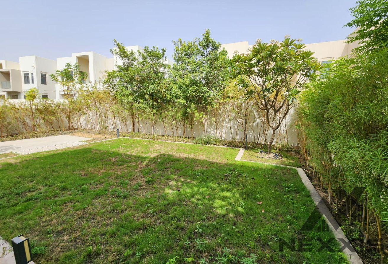 Huge Layout - Type J - Ready To Move photo 2