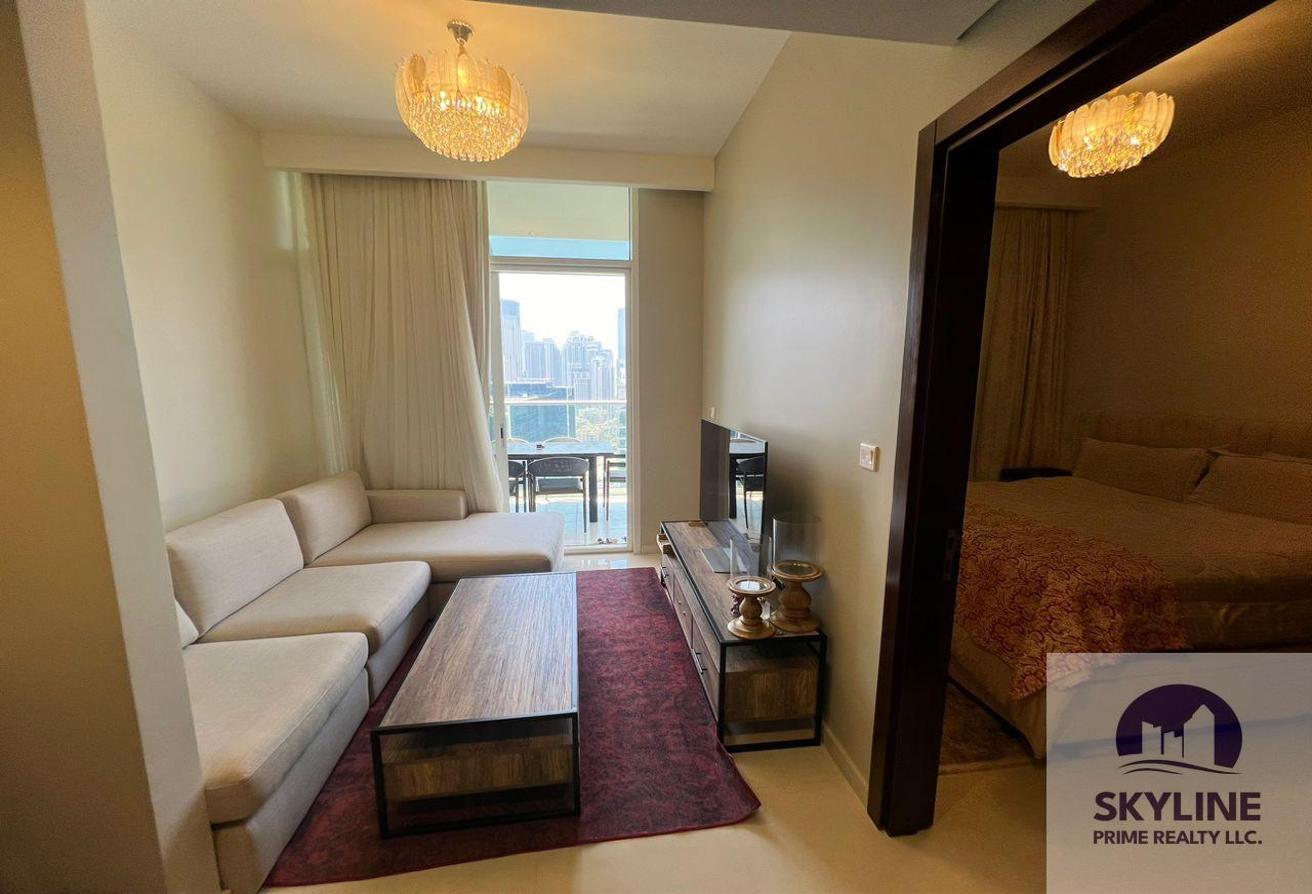 Spacious Layout | Fully Furnished | Vacant photo 3