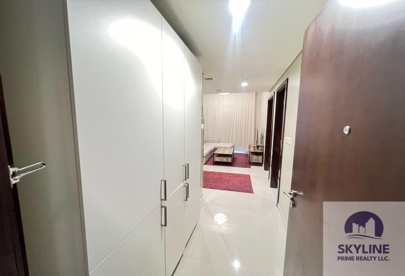 Spacious Layout | Fully Furnished | Vacant photo 6