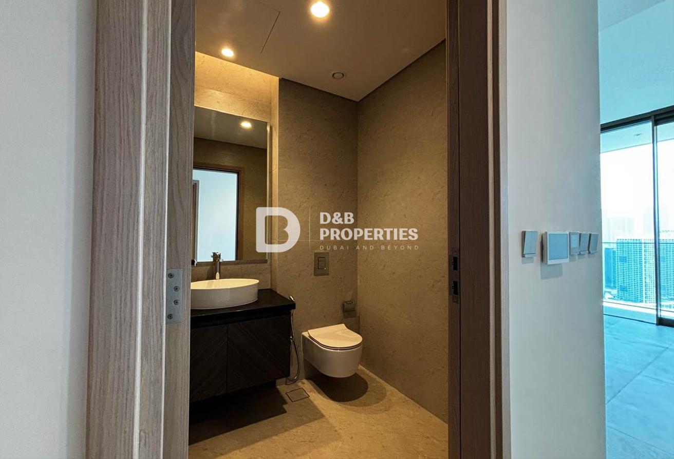 BURJ KHALIFA & CANAL VIEW | HIGH FLOOR | MAID ROOM photo 21