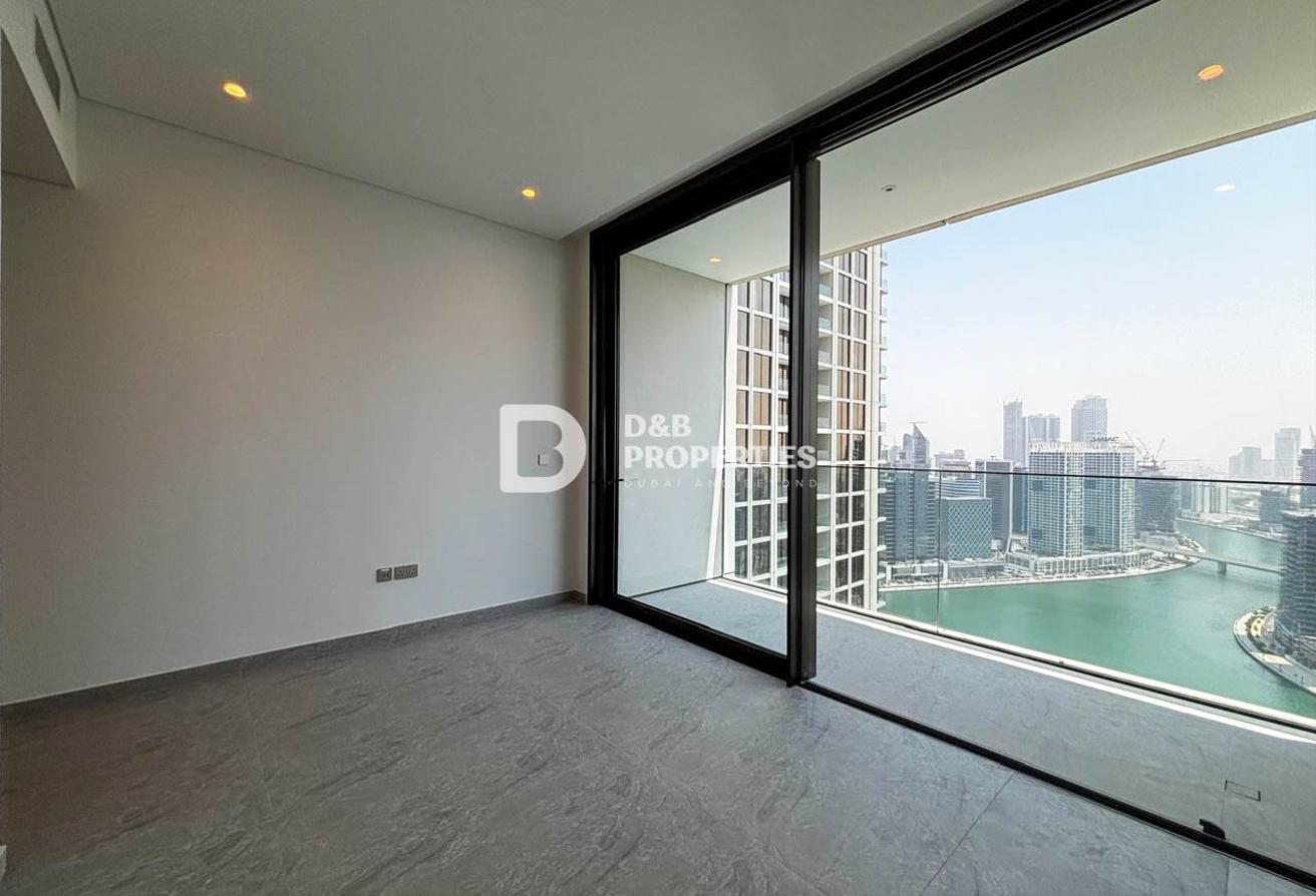 BURJ KHALIFA & CANAL VIEW | HIGH FLOOR | MAID ROOM photo 17