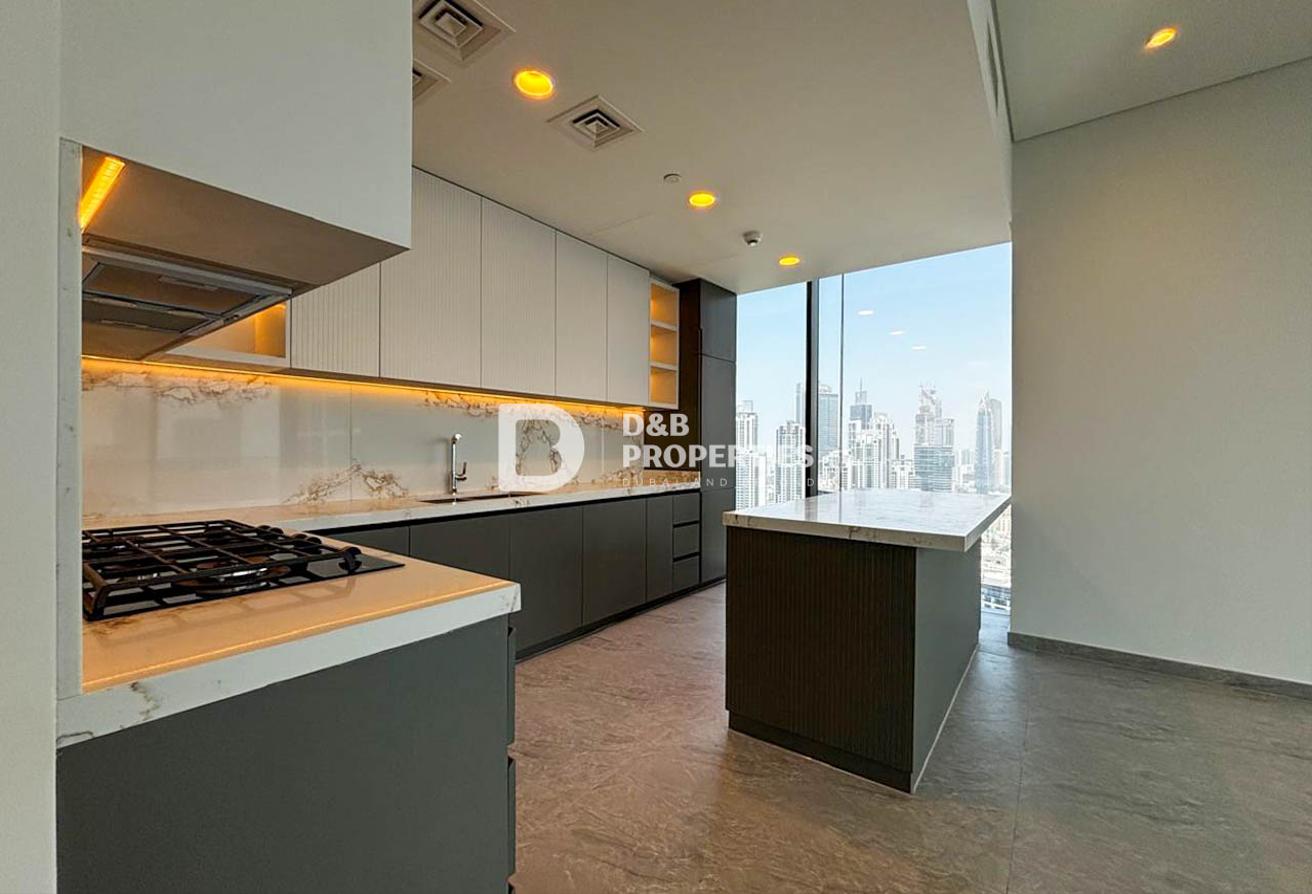 BURJ KHALIFA & CANAL VIEW | HIGH FLOOR | MAID ROOM photo 6