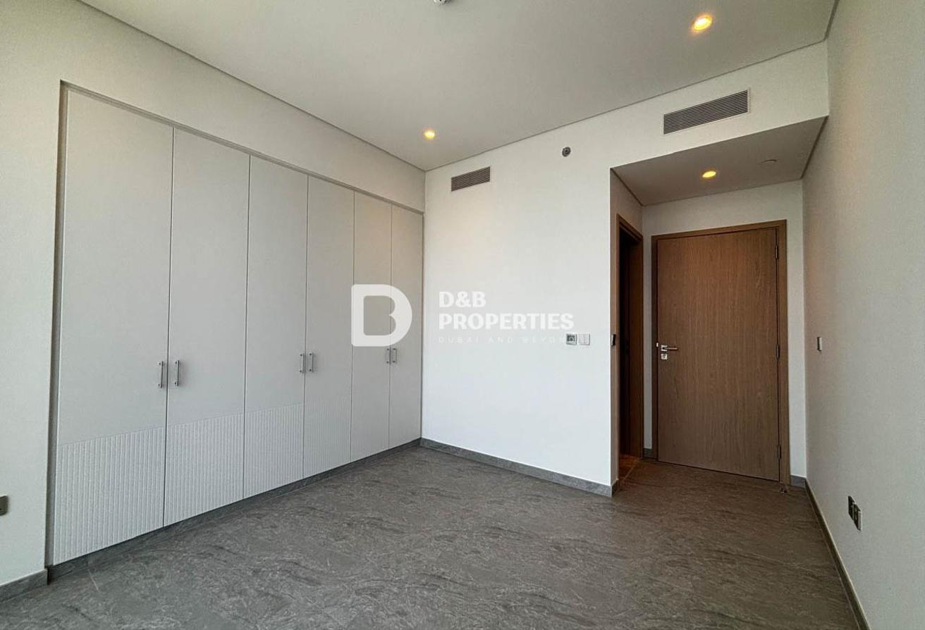 BURJ KHALIFA & CANAL VIEW | HIGH FLOOR | MAID ROOM photo 7