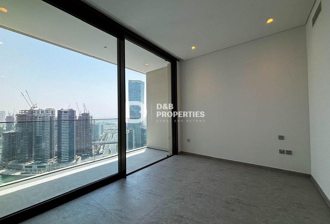 BURJ KHALIFA & CANAL VIEW | HIGH FLOOR | MAID ROOM photo 9