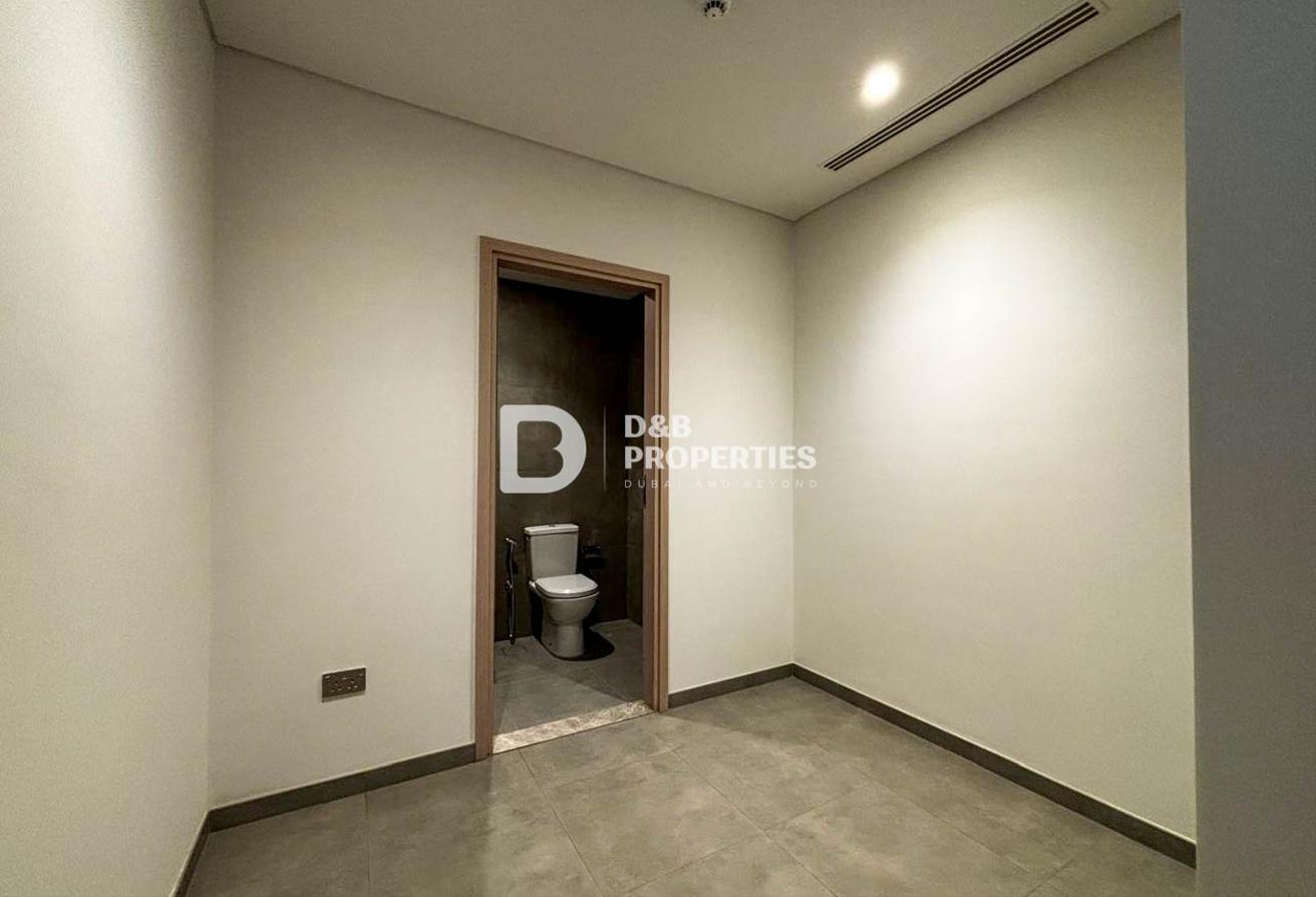 BURJ KHALIFA & CANAL VIEW | HIGH FLOOR | MAID ROOM photo 11