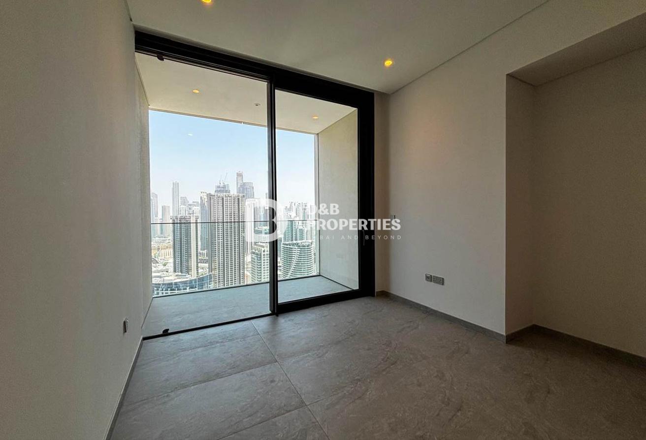BURJ KHALIFA & CANAL VIEW | HIGH FLOOR | MAID ROOM photo 8