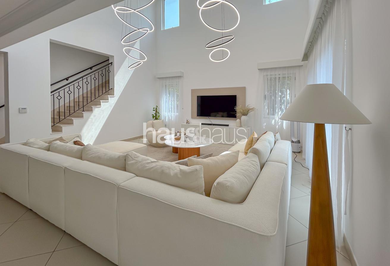 Upgraded | Large Plot | Stand Alone Villa photo 2