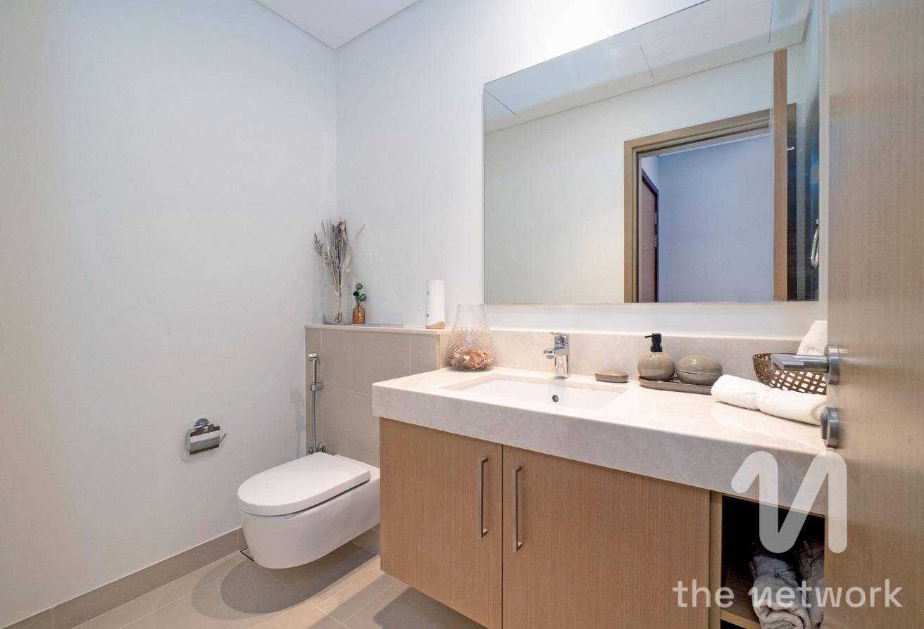 Luxury Upgrades | Marina View | Vacant photo 17