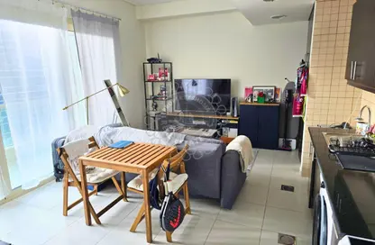 Apartment - Studio - 1 Bathroom for rent in The Royal Oceanic - Dubai Marina - Dubai