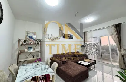 شقة - 2 غرف نوم - 2 حمامات للايجار في مساكن كورنيش عجمان - طريق كورنيش عجمان - عجمان