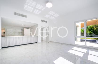 Villa - 6 Bedrooms - 6 Bathrooms for rent in Meadows 9 - Meadows - Dubai