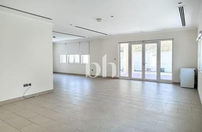 Villa - 3 Bedrooms - 4 Bathrooms for rent in District 7 - Jumeirah Park - Dubai
