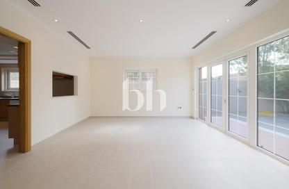 Villa - 3 Bedrooms - 4 Bathrooms for rent in District 7 - Jumeirah Park - Dubai Villa - 3 Bedrooms - 4 Bathrooms for rent in District 7 - Jumeirah Park - Dubai