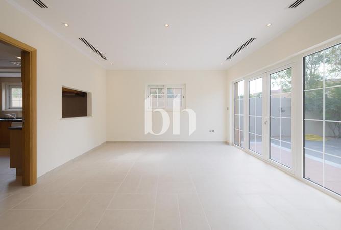 119022599 - Property Image 3