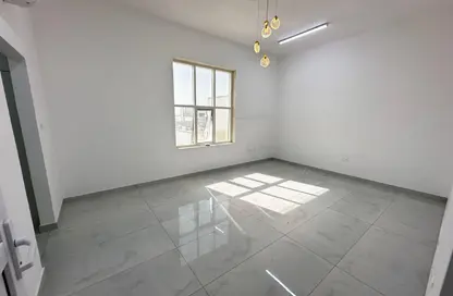 شقة - 2 غرف نوم - 2 حمامات للايجار في SHM12 - الشوامخ - أبوظبي