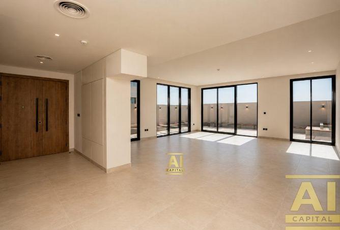 127010155 - Property Image 2