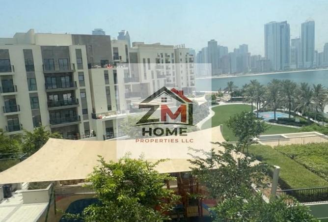 Beautiful 2 bedroom with sea and community views