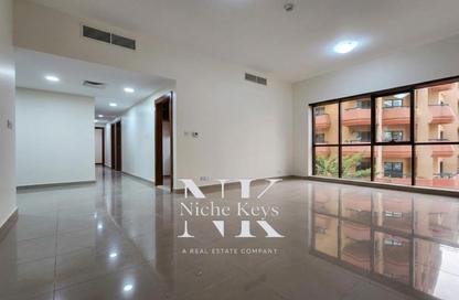 Apartment - 4 Bedrooms - 4 Bathrooms for rent in Golden Sands 9 - Al Mankhool - Bur Dubai - Dubai