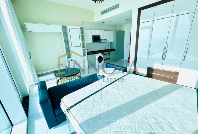Fully Furnished | High Floor | Prime Location photo 3