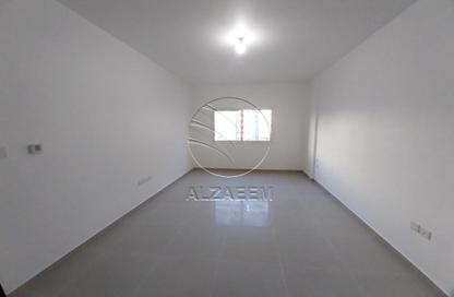 Apartment - 3 - 4 for rent in Tower 12 - Al Reef Downtown - Al Reef - Abu Dhabi