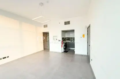 Apartment - 1 Bedroom - 2 Bathrooms for rent in V2 - Dubai Sports City - Dubai