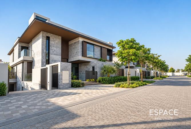5 Beds Elysian Mansion | Park Front | Private Pool