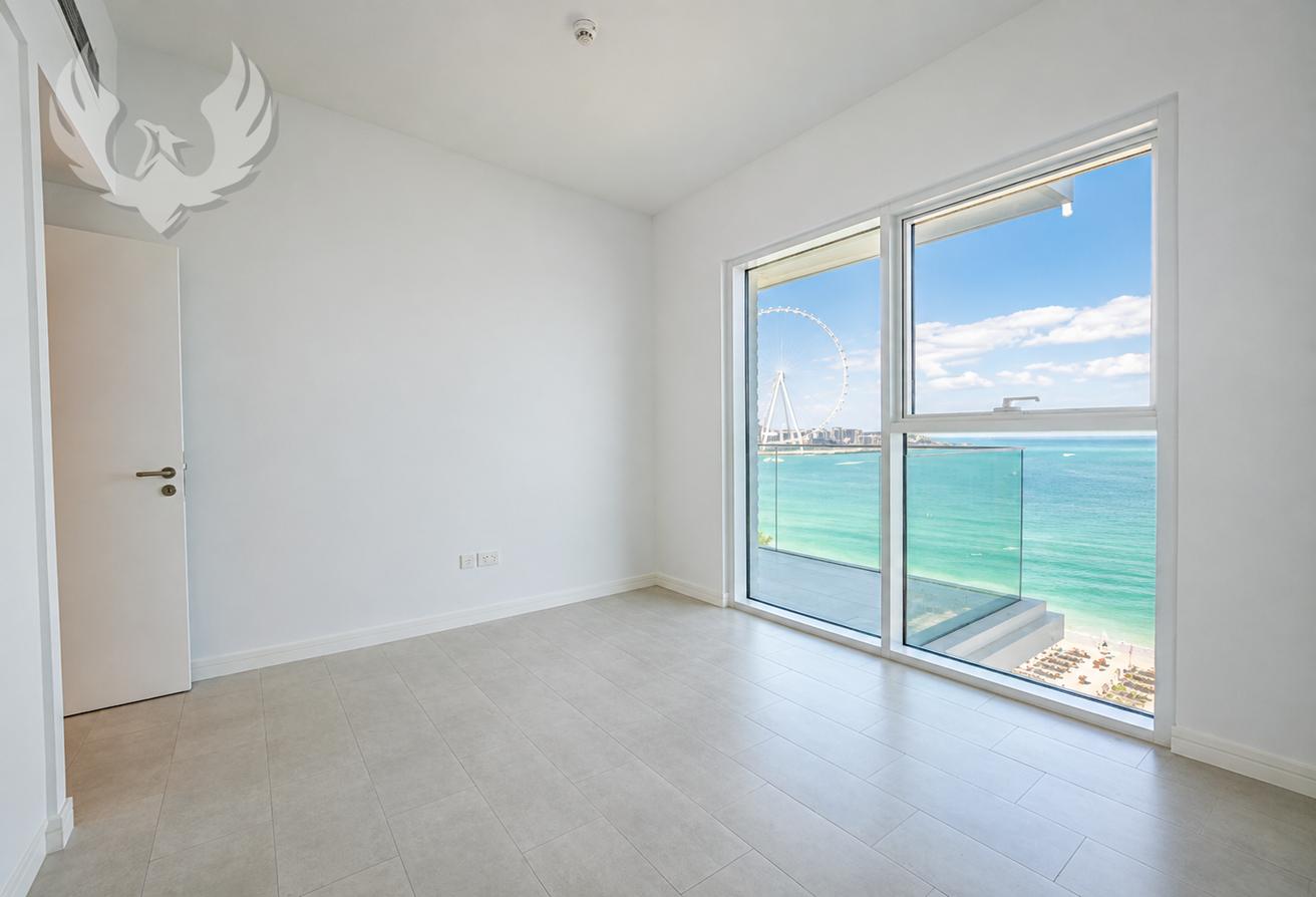 Stunning Sea view | Premier Beachfront Living photo 8