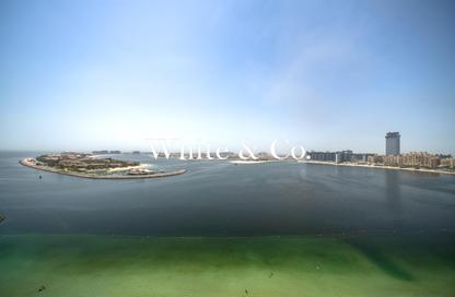 Apartment - 3 Bedrooms - 3 Bathrooms for sale in Beach Vista Tower 2 - Beach Vista - EMAAR Beachfront - Dubai Harbour - Dubai