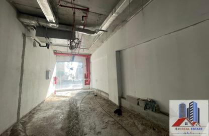 Shop - Studio - 1 for rent in Ayhaco 7 - Jumeirah Garden City - Al Satwa - Dubai