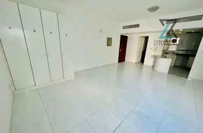 Apartment - Studio - 1 Bathroom for rent in Juvenile Care Association Building - Oud Metha - Bur Dubai - Dubai
