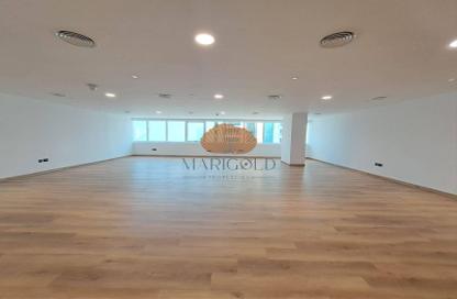 Office Space - Studio - 2 for rent in One Lake Plaza - JLT Cluster T - Jumeirah Lake Towers - Dubai