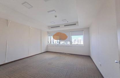 Office Space - Studio - 2 Bathrooms for rent in One Lake Plaza - JLT Cluster T - Jumeirah Lake Towers - Dubai