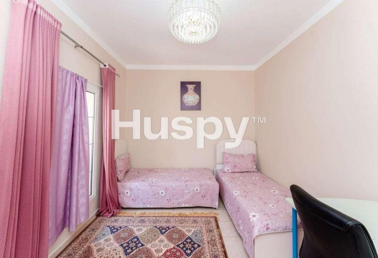 Vacant | Close to Amenities | Furnished photo 10