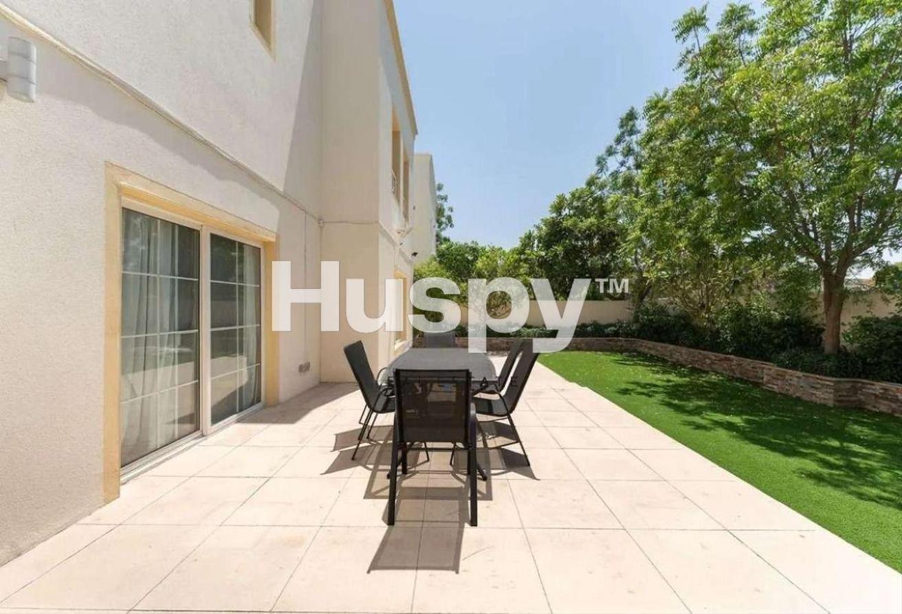 Vacant | Close to Amenities | Furnished photo 12