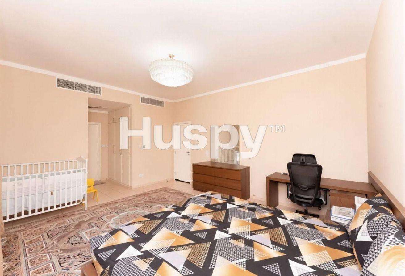 Vacant | Close to Amenities | Furnished photo 9