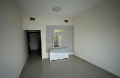 Apartment - 2 Bedrooms - 4 Bathrooms for rent in Corniche Tower - Ajman Corniche Road - Ajman