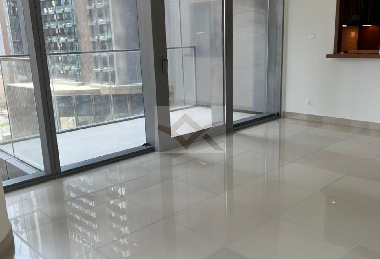 Big layout | Vacant | Corner Unit photo 9