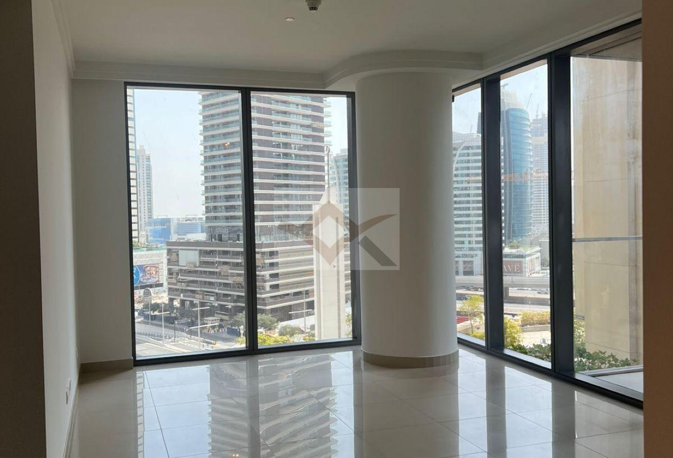 Big layout | Vacant | Corner Unit photo 8