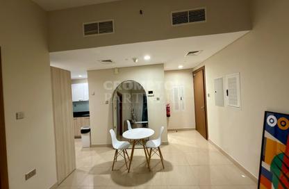 Apartment - 1 - 2 for rent in Oasis Residences - Masdar City - Abu Dhabi
