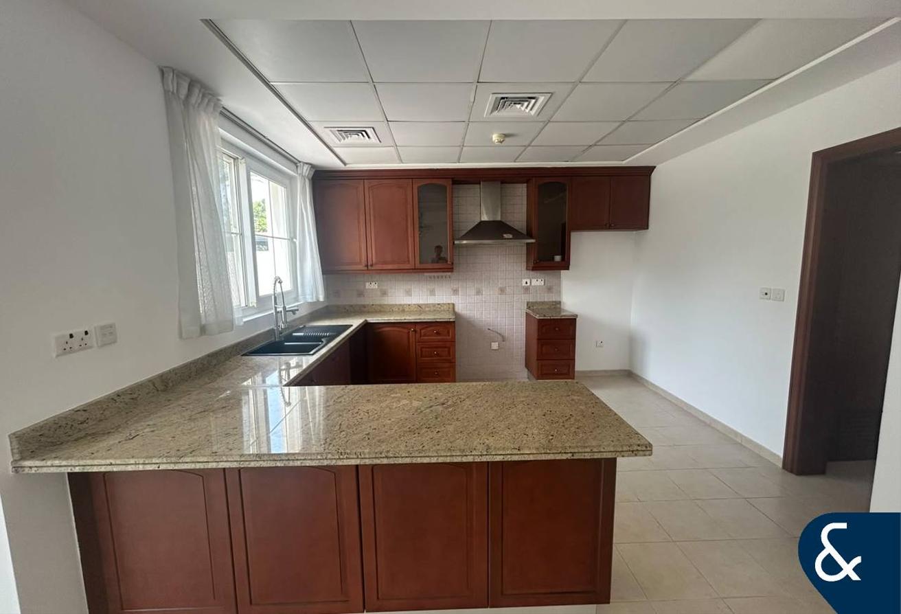 4 Beds + Maids I Close to Community Pool photo 10