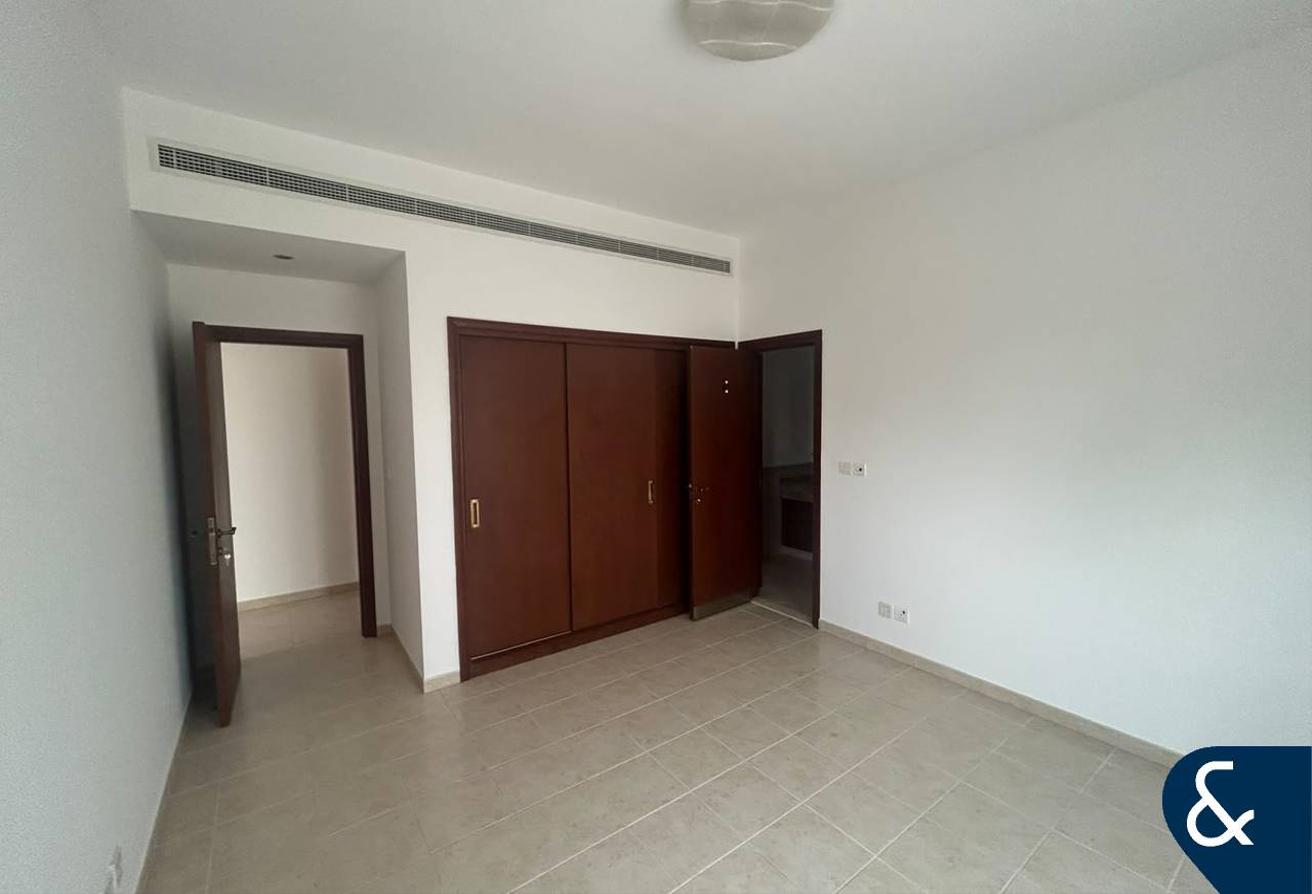 4 Beds + Maids I Close to Community Pool photo 12