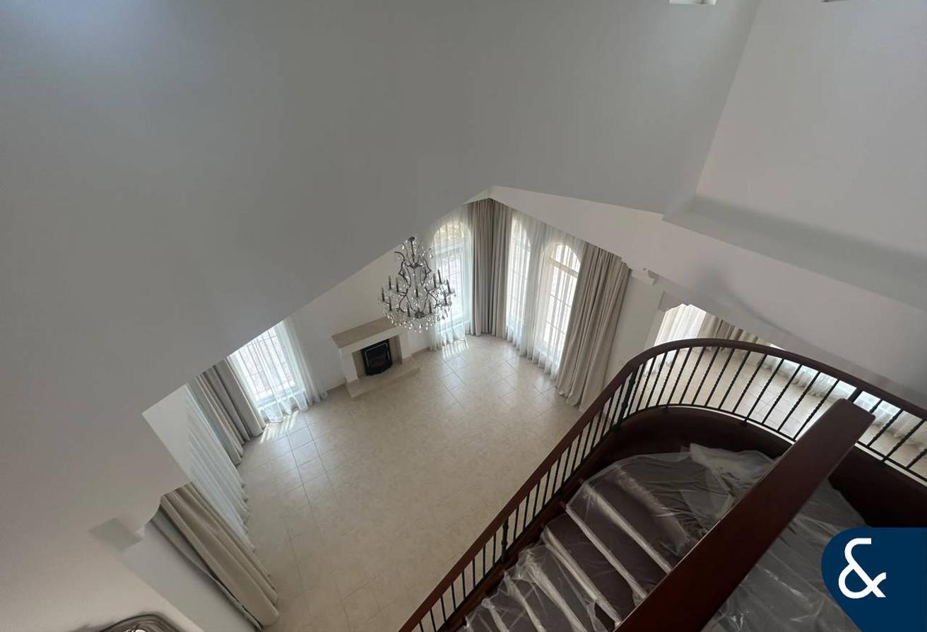 4 Beds + Maids I Close to Community Pool photo 15