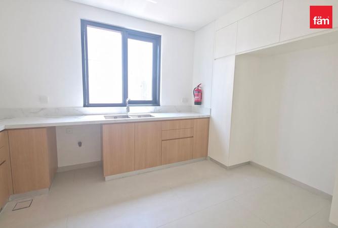 Area Expert | Vastu | Single Row | Spacious photo 2