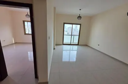 شقة - غرفة نوم - 1 حمام للايجار في مساكن كورنيش عجمان - طريق كورنيش عجمان - عجمان